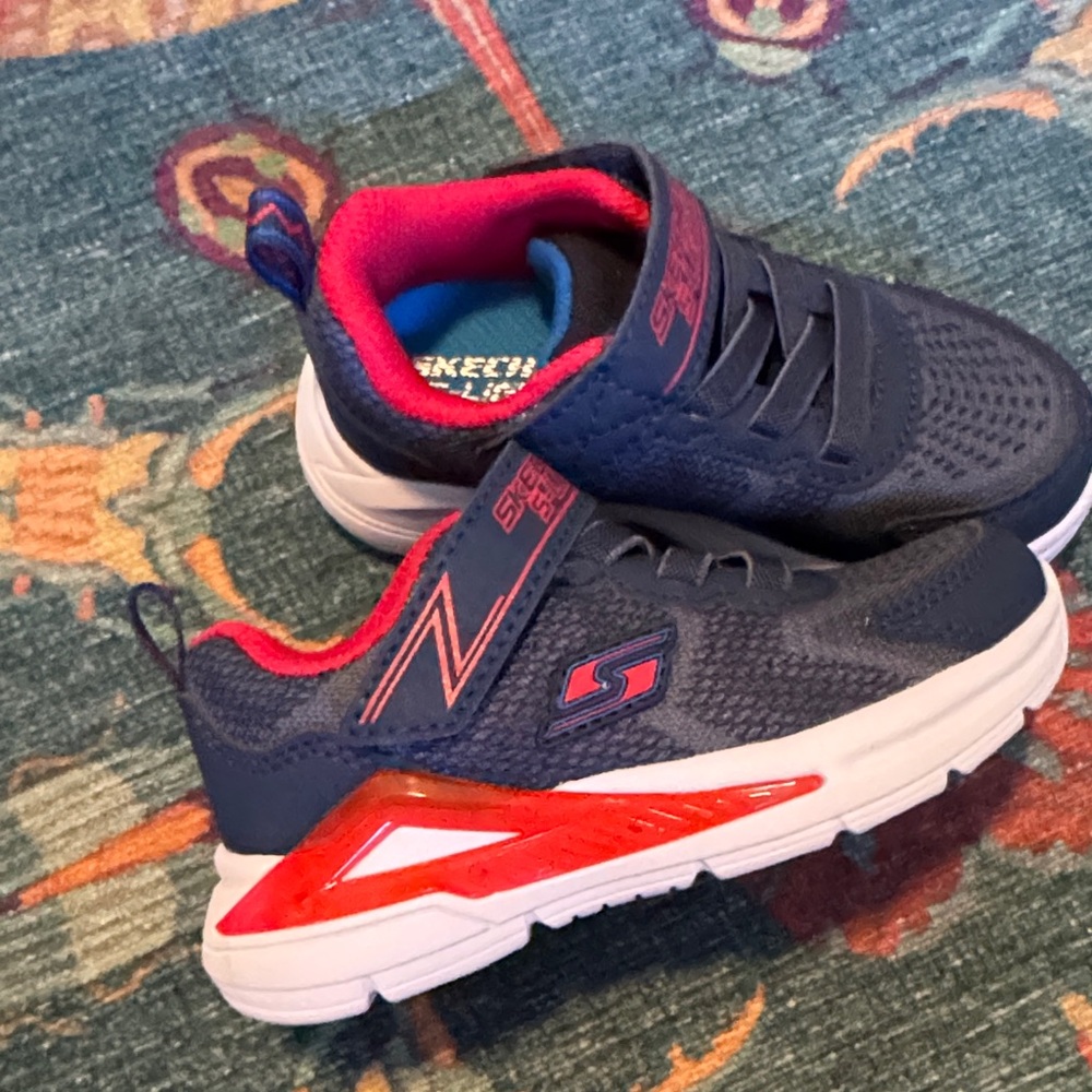 Skechers Kids' Navy and Bright Red light up Sneakers sz 7